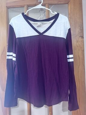 Victoria's Secret Purple and White V-Neck Long-Sleeve Top